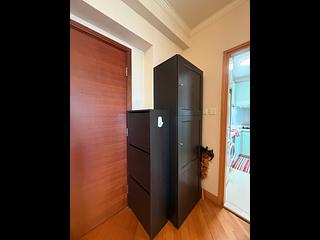 Tung Chung - Coastal Skyline Phase 3 La Rossa Block B (Block 8) 08