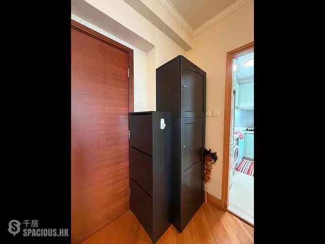 Tung Chung - Coastal Skyline Phase 3 La Rossa Block B (Block 8) 08