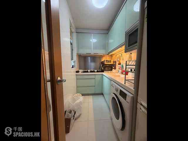 Tung Chung - Coastal Skyline Phase 3 La Rossa Block Block A (Block 7) 03