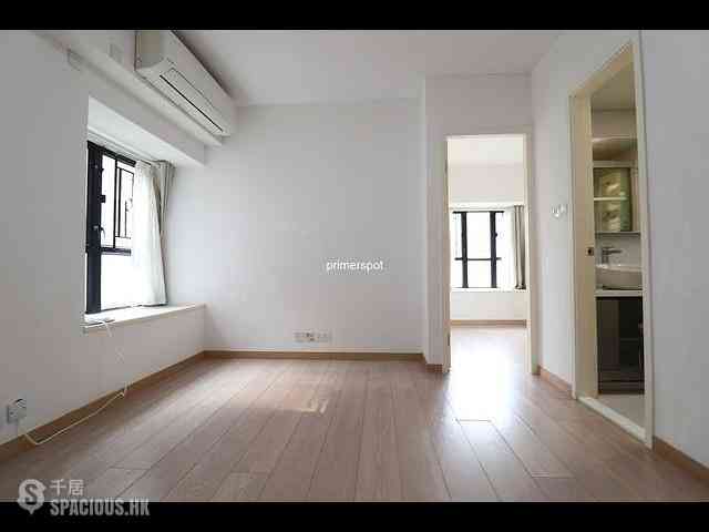 Wan Chai - Tai Yuen Court 02