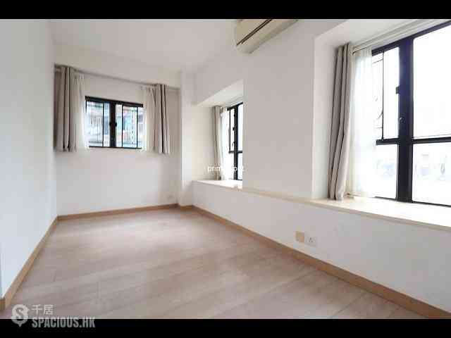 Wan Chai - Tai Yuen Court 05