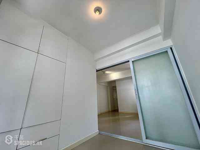 Causeway Bay - Yee Wah Mansion 03