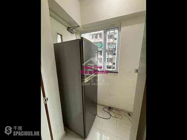 Mid Levels West - Bonanza Court 04