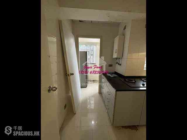 Mid Levels West - Bonanza Court 06