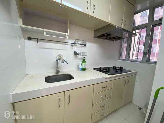 Kennedy Town - Pearl Court 08