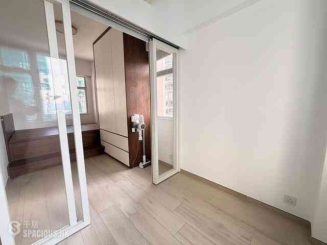 Tai Hang - Kanfield Mansion 01