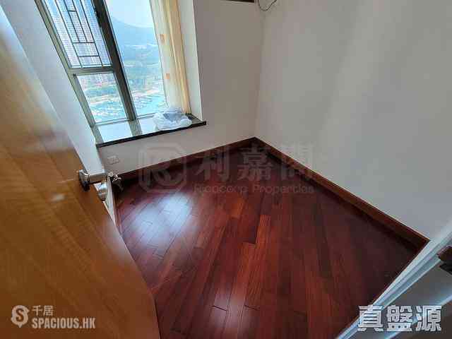 Tseung Kwan O - Tseung Kwan O Plaza Phase 2 Block 6 03