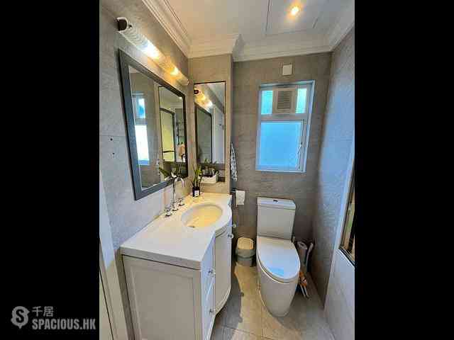 Mid Levels East - Bowen Place 16