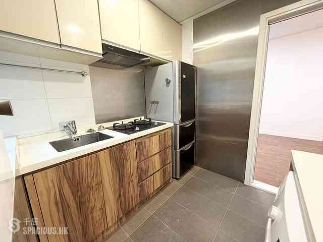 Braemar Hill - Coral Court 04