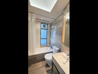Sai Ying Pun - Island Crest Block 1 04