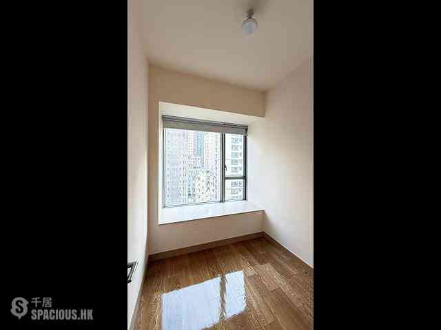 Sai Ying Pun - Island Crest Block 1 05