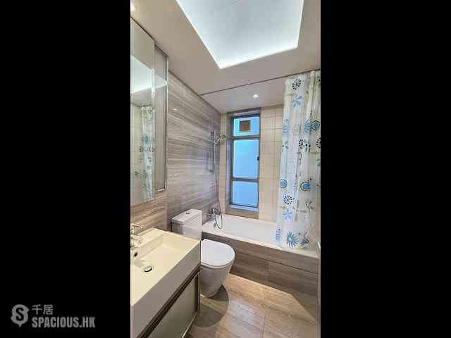 Sai Ying Pun - Island Crest Block 1 07