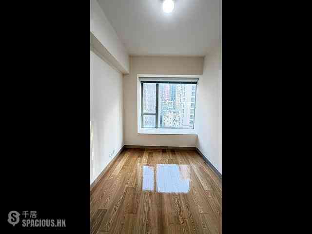 Sai Ying Pun - Island Crest Block 1 08