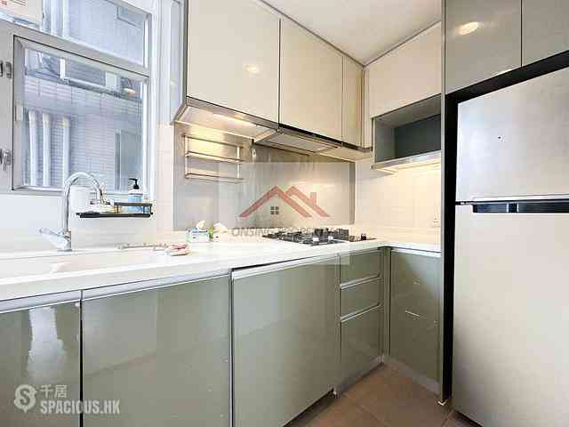 Sai Ying Pun - Island Crest 04