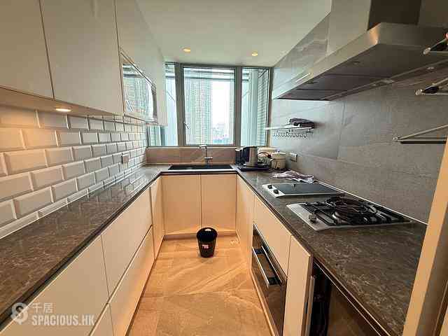 West Kowloon - The Harbourside Block 2 02