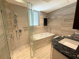 West Kowloon - The Harbourside Block 2 08