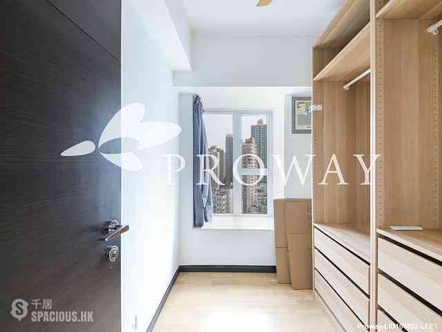 Sai Ying Pun - Centre Place 06