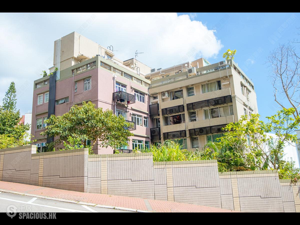 The Peak - Guildford Garden 01