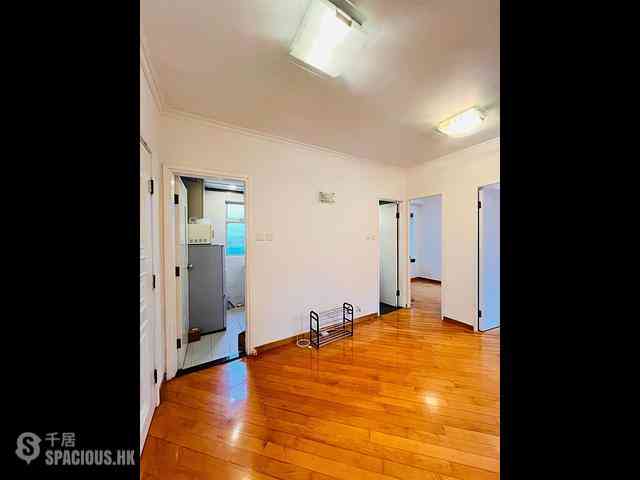 Mid Levels Central - Windsor Court 03