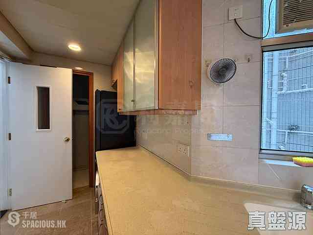 West Kowloon - Sorrento Phase 1 Block 6 07