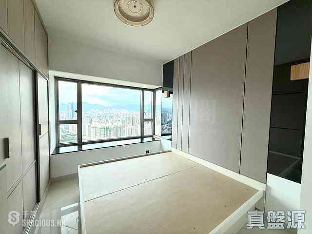 West Kowloon - Sorrento Phase 1 Block 6 06