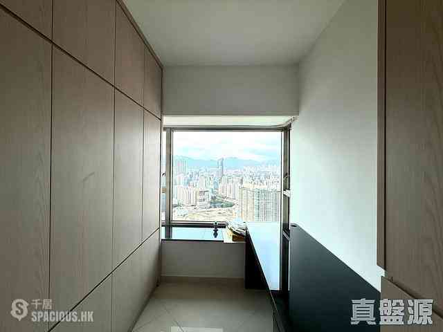 West Kowloon - Sorrento Phase 1 Block 6 09