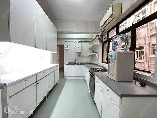 Happy Valley - Antonia House 12