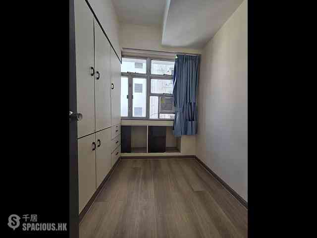 Shek Tong Tsui - Kam Wa Building 02