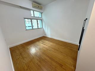 Mid Levels Central - Kings Court 04