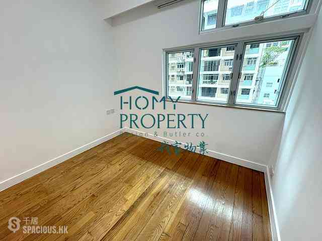 Mid Levels Central - Kings Court 05