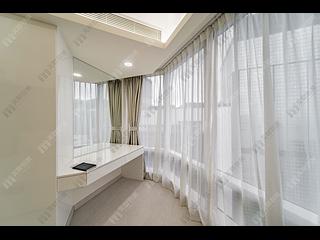 Wan Chai - Convention Plaza Apartments 06