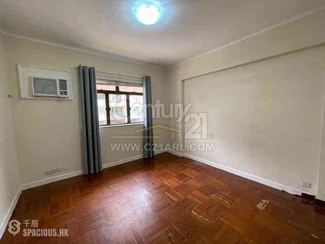 Happy Valley - Antonia House 03