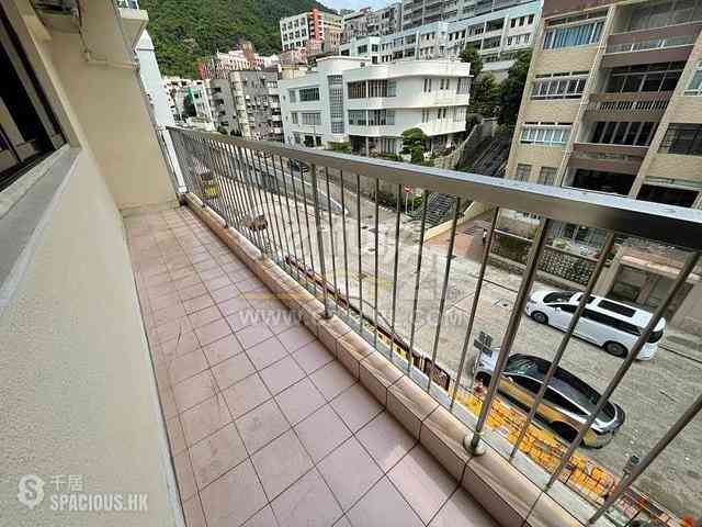 Happy Valley - Antonia House 01