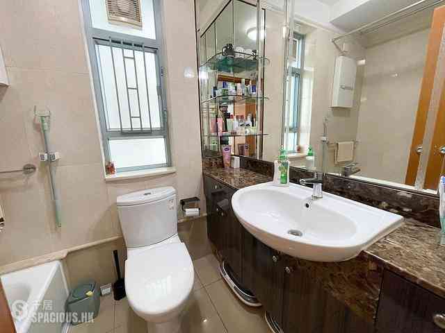 Tung Chung - Seaview Crescent Block 5 08