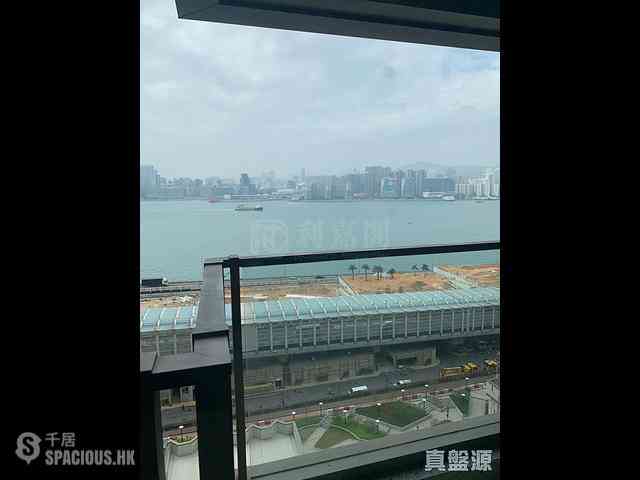 Fortress Hill - Harbour Glory 02