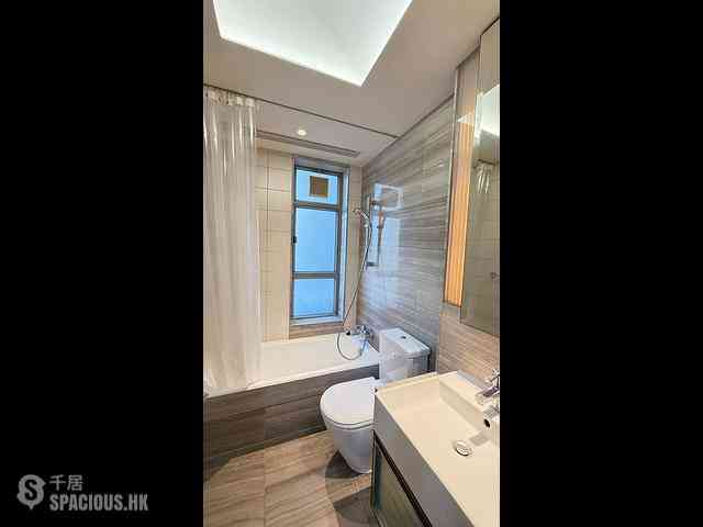 Sai Ying Pun - Island Crest Block 1 04
