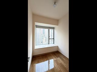 Sai Ying Pun - Island Crest Block 1 05