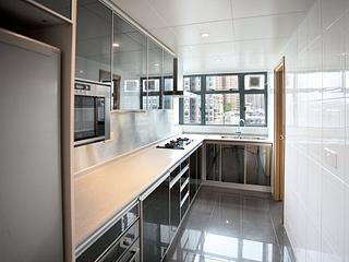Mid Levels West - 80 Robinson Road 08