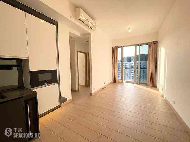 Tung Chung - Century Link Phase 1 Residential Block 2 01