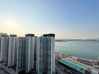 Tung Chung - Century Link Phase 1 Residential Block 2 04