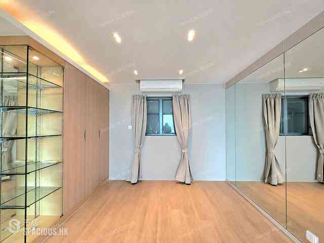 Tung Chung - Seaview Crescent 02