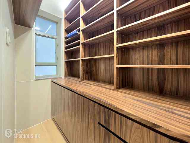 Tung Chung - Seaview Crescent 25