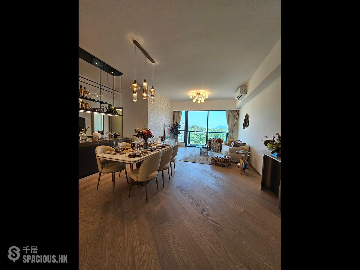 Gold Coast / So Kwun Wat - Mori 01