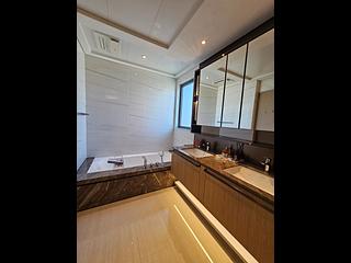 Gold Coast / So Kwun Wat - Mori 16