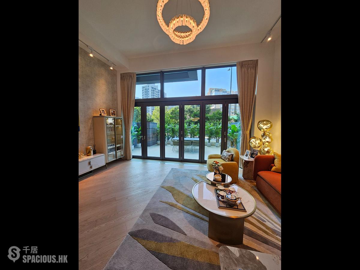 Gold Coast / So Kwun Wat - Mori 01