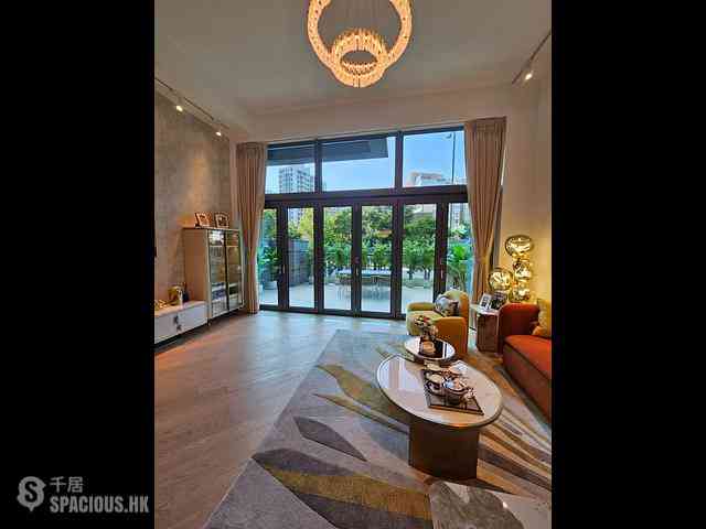 Gold Coast / So Kwun Wat - Mori 01
