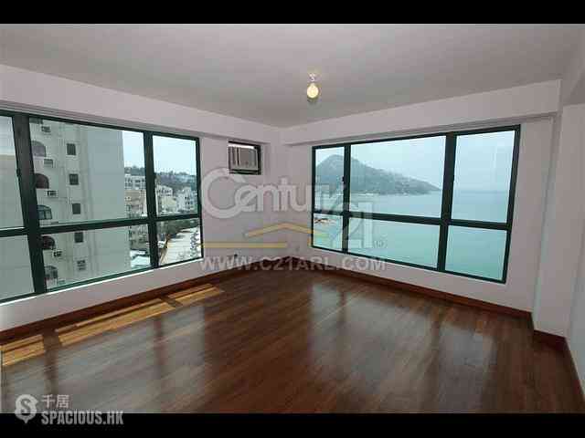 Stanley - Stanley Beach Villa 02