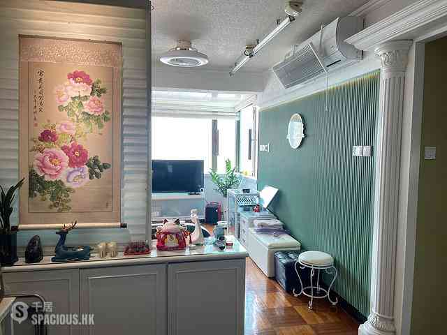 Kwun Tong North - Man Wo Garden Mansion 01