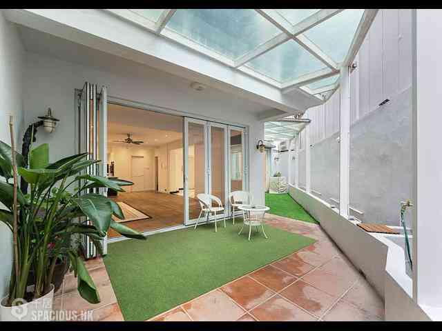 Mid Levels West - Peace Court 01