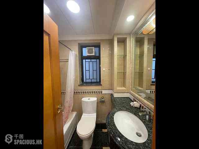Fortress Hill - Le Sommet Block 2 03